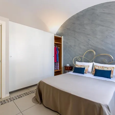 Maison Piccola Corte 皮雅诺迪索伦托